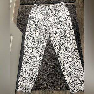 Women’s knit pants